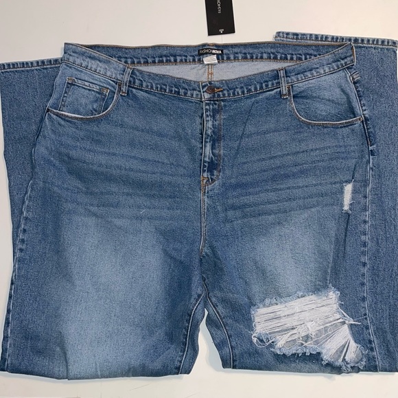 Fashion Nova hometown cutie destroyed mom jeans plus size - Picture 5 of 9